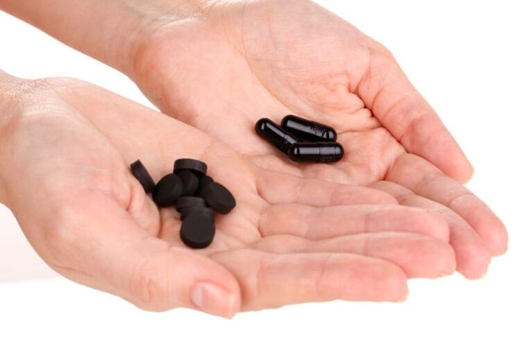 Aktivní uhlí pro hubnutí v tabletách a kapslích